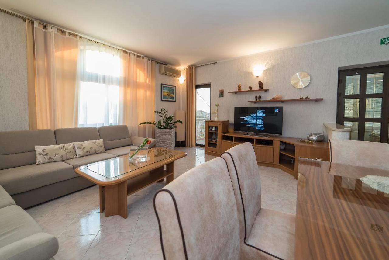 Holiday Nest Дубровник Экстерьер фото